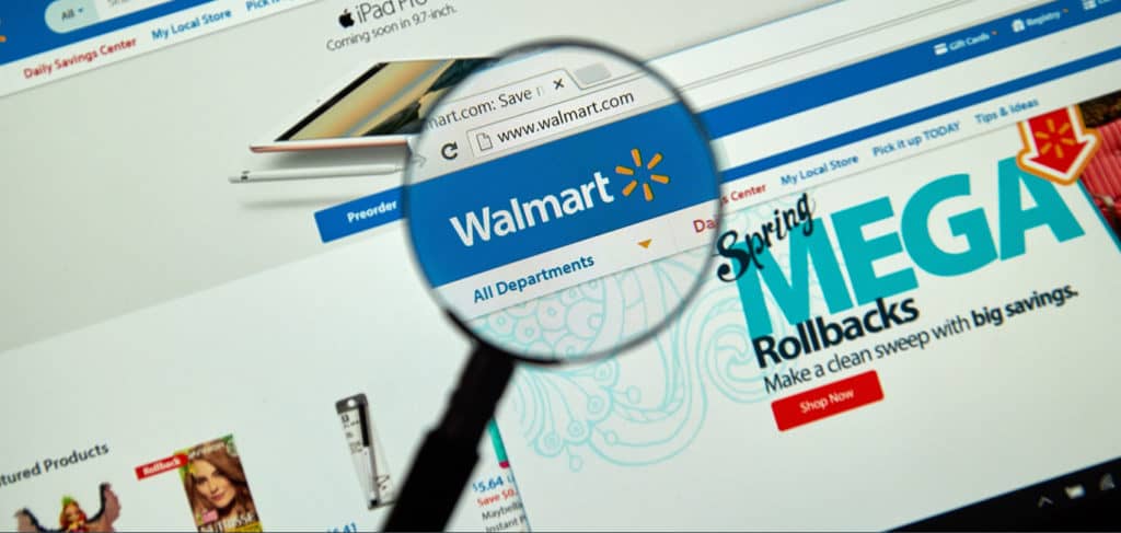 Wal-Mart will focus more on e-commerce and will close hundreds of stores