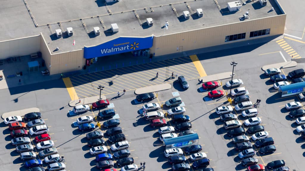 Wal-Mart pivots its focus to e-commerce from stores