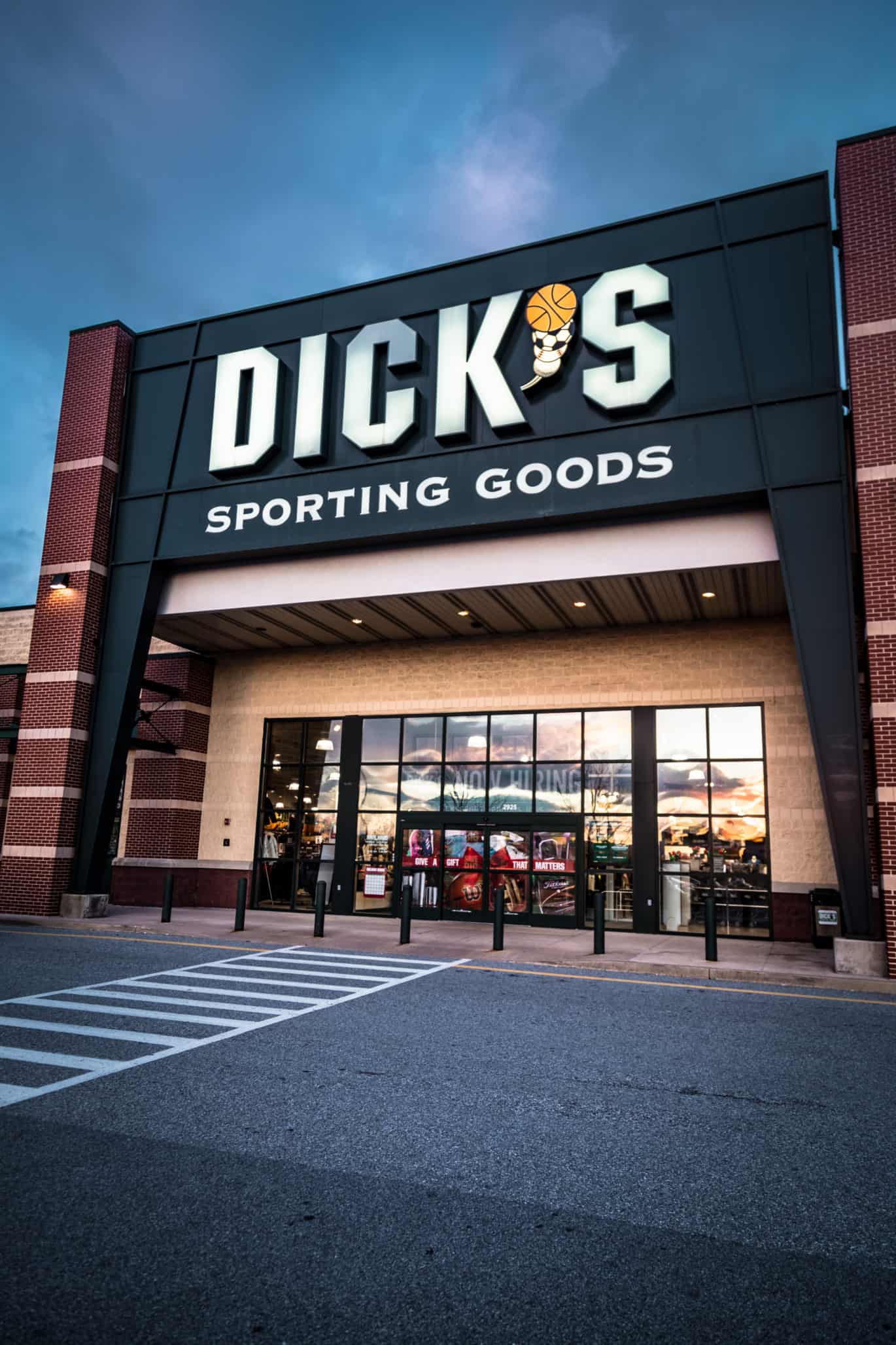 Dick's sporting club new york