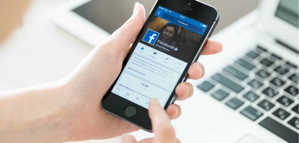 Mobile ads propel Facebook's growth in Q2