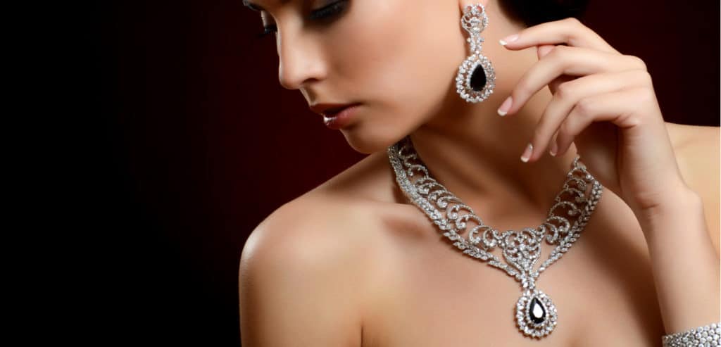 The two largest online jewelers own multiple ecommerce sites and generated more than 20% of the entire category’s sales.