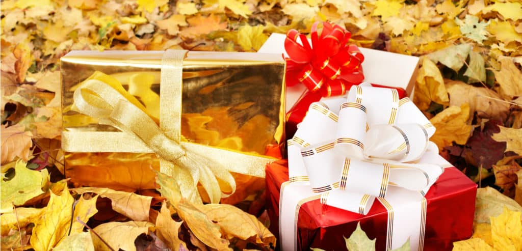 Online sales surge for e-retailers Thanksgiving weekend