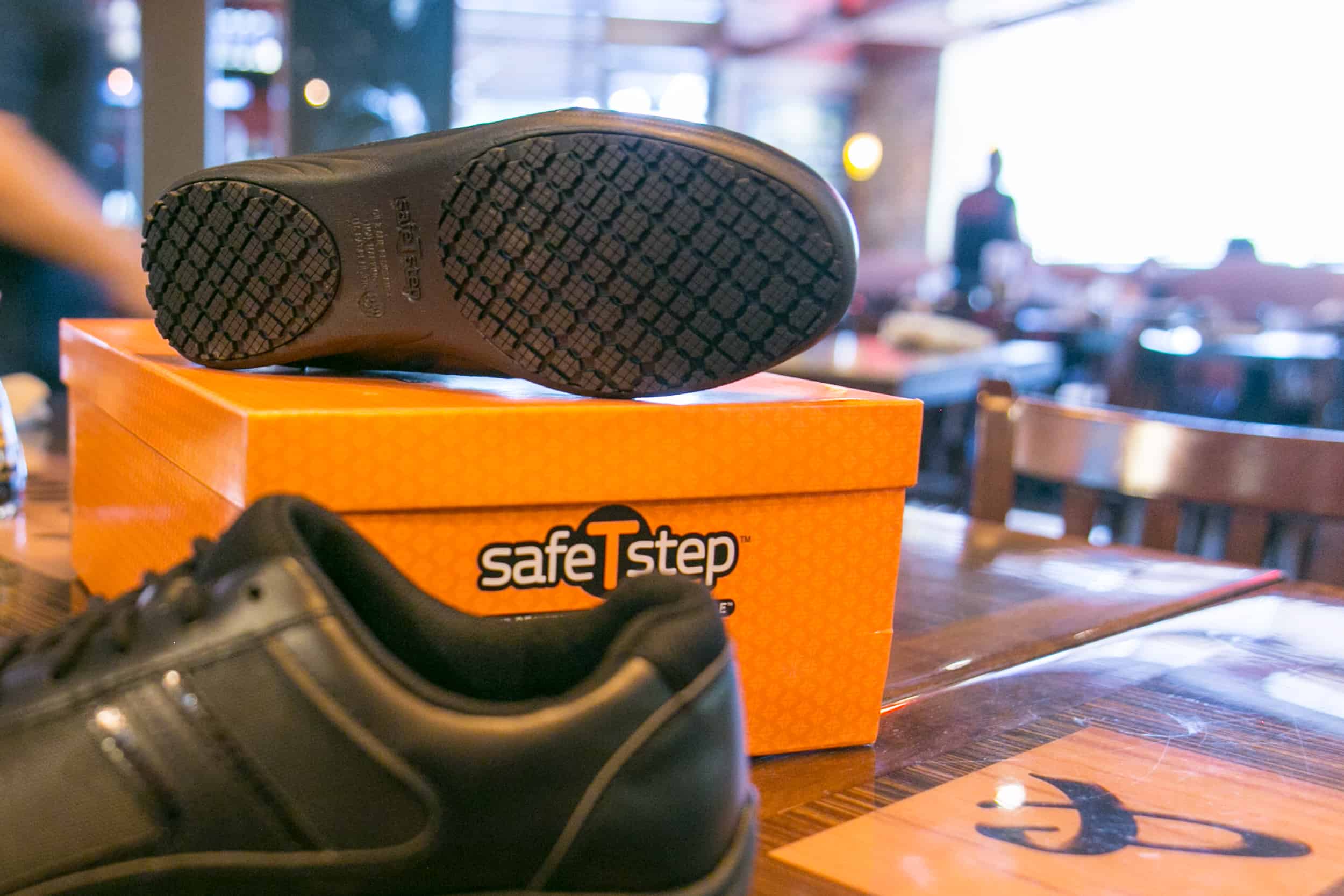 safe t step sneakers