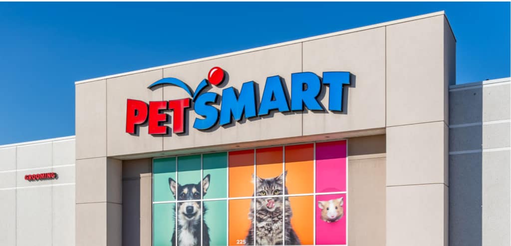 PetSmart makes moves to take Chewy public