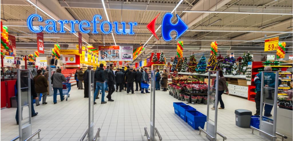 Carrefour weighs the sale of its China business