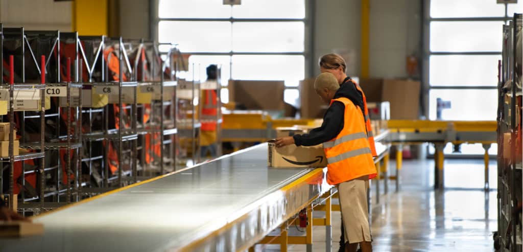Amazon logistics workers get $500 bonuses