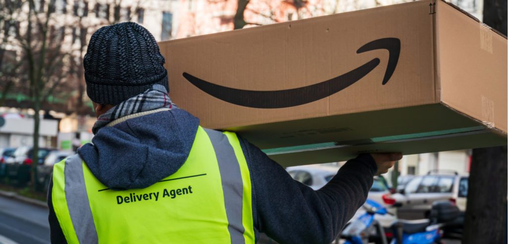 Amazon plans to hire 150,000 for holidays