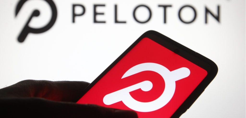 Peloton cuts revenue forecast as gyms reopen