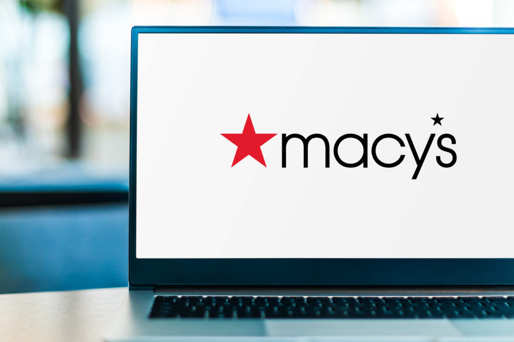 Macy’s commits to keep its stores and online business linked