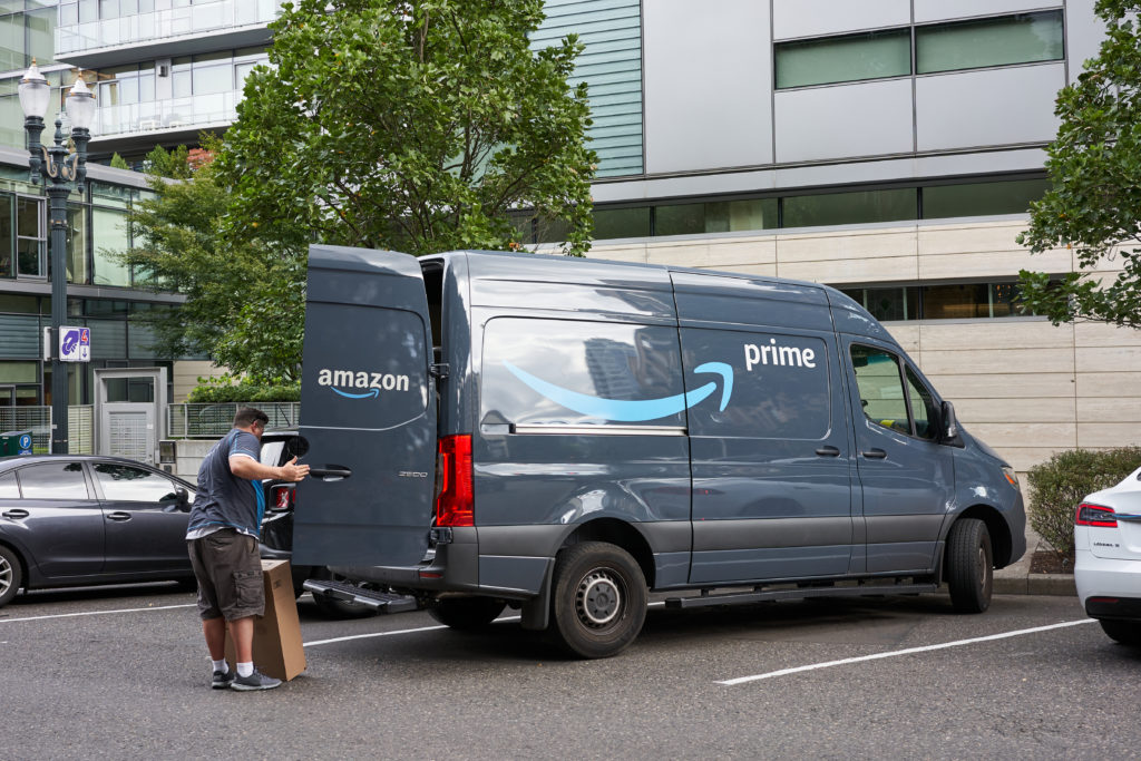 Amazon tests using gig economy drivers for deliveries from malls