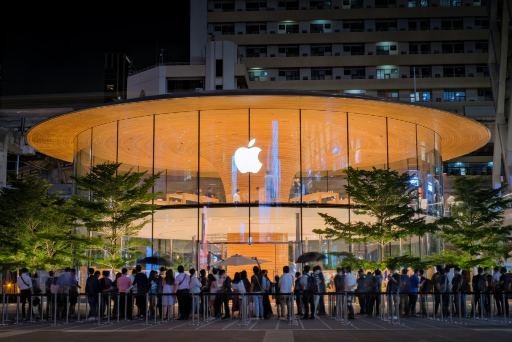 Apple outlines benefits to retail staff as it faces union push