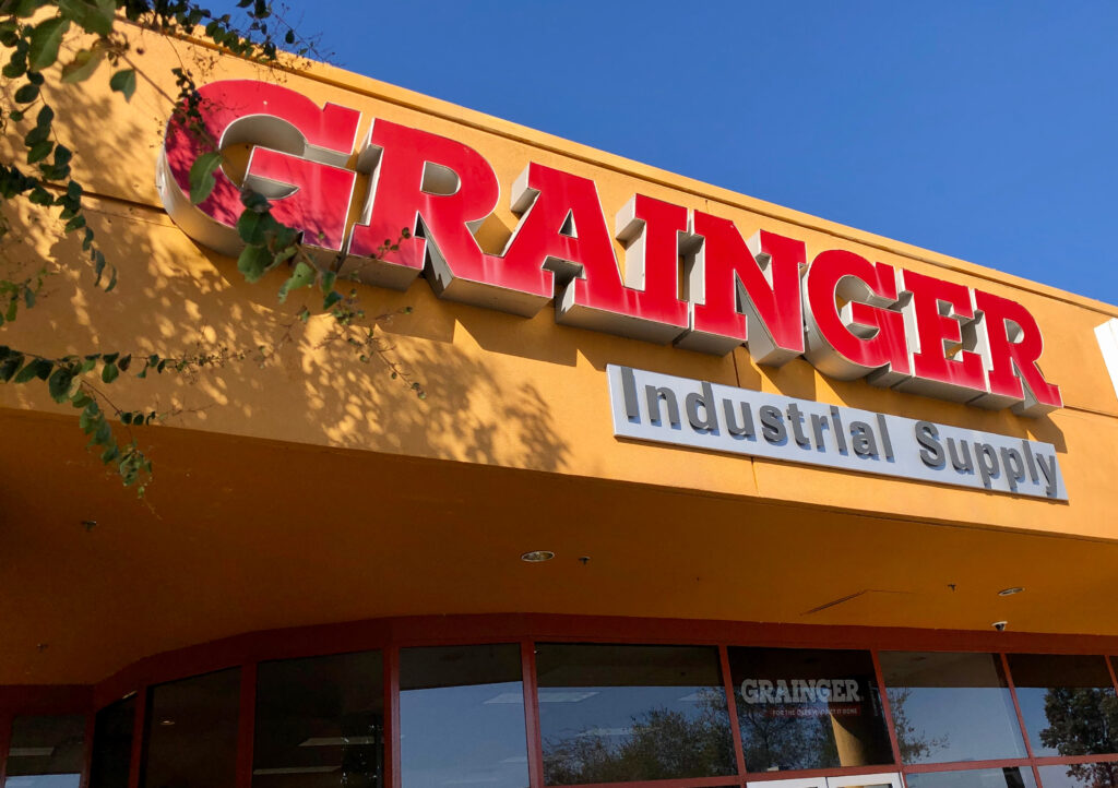 Grainger's High Touch business sales grew year over year by 14.5% in the first quarter. That's up to $3.294 billion from $2.878 billion.