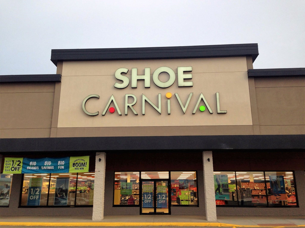 Shoe Carnival acquires Rogan's Shoes