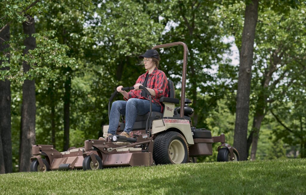 Grasshopper_mower-driven-cropped