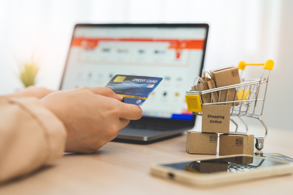 Through May 2024, monthly B2B distributor ecommerce sales — except manufacturers' sales branches and offices — shrank slightly.