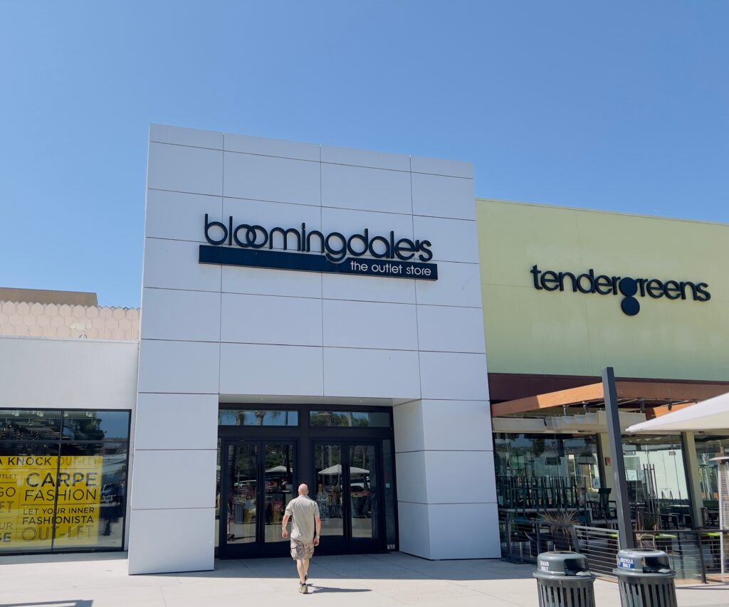 Macy's told to sell Bloomingdale's
