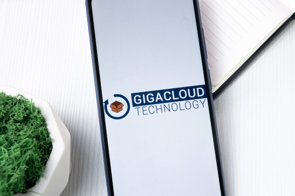 In its fiscal Q3, GigaCloud reported revenue and third-party seller GMV growth, the latter now representing over half of total volume. | Image credit: Postmodern Studio - Adobe Stock