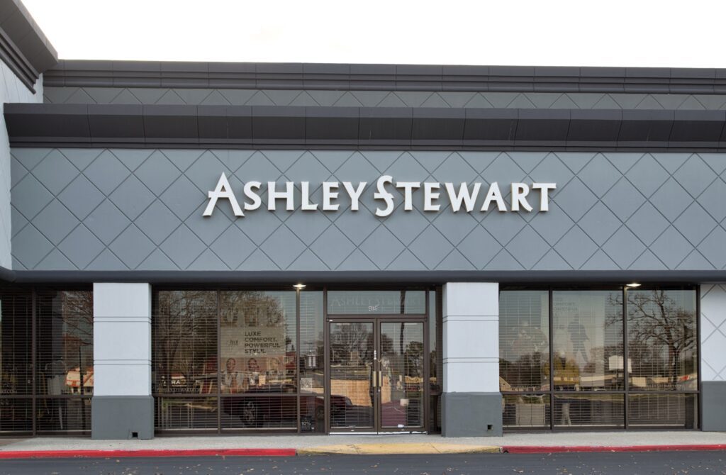 Ashley Stewart bankruptcy toss out | Image credit: Brett - Adobe Stock