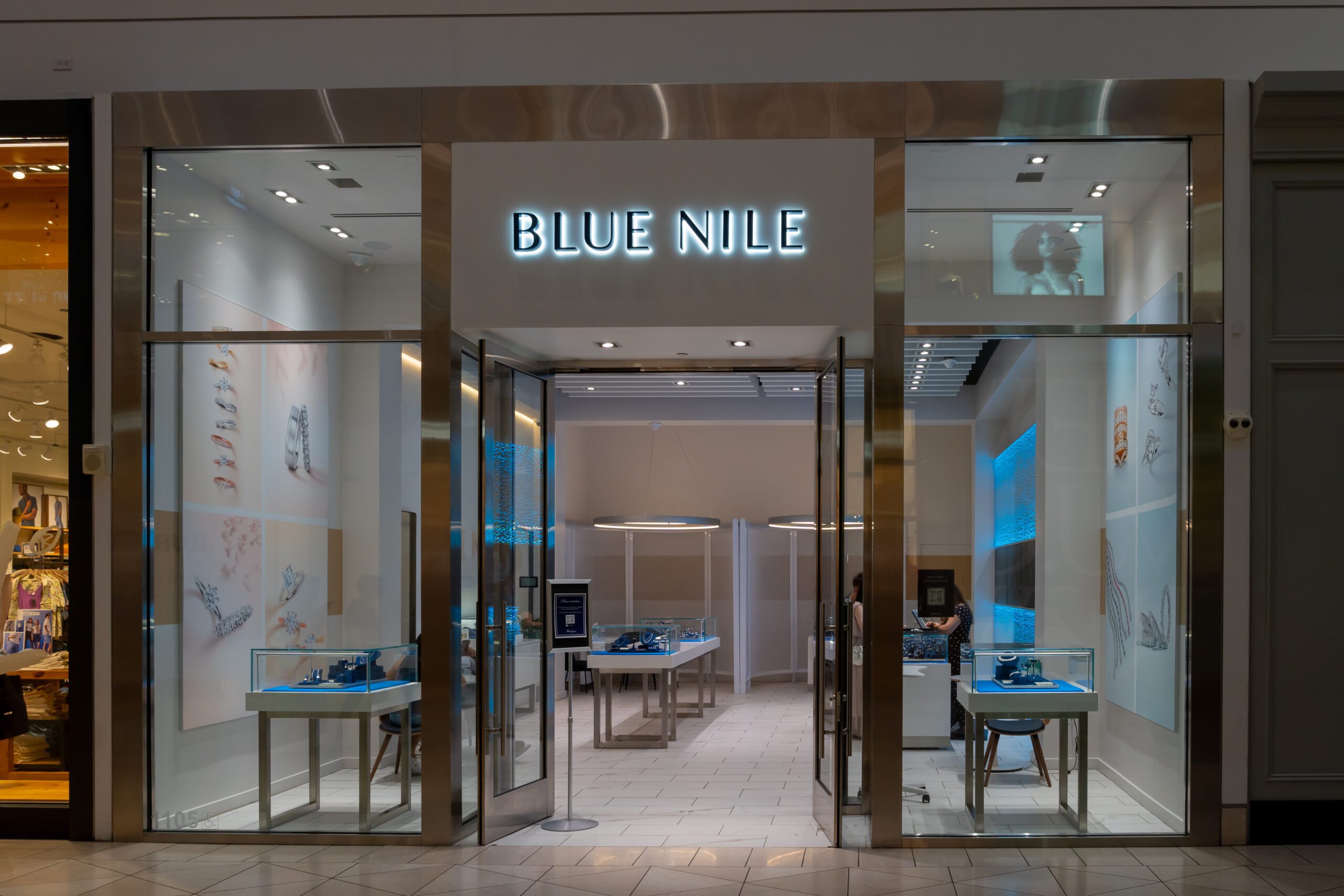 Signet Jewelers names Carter’s exec as new chief digital and technology officer