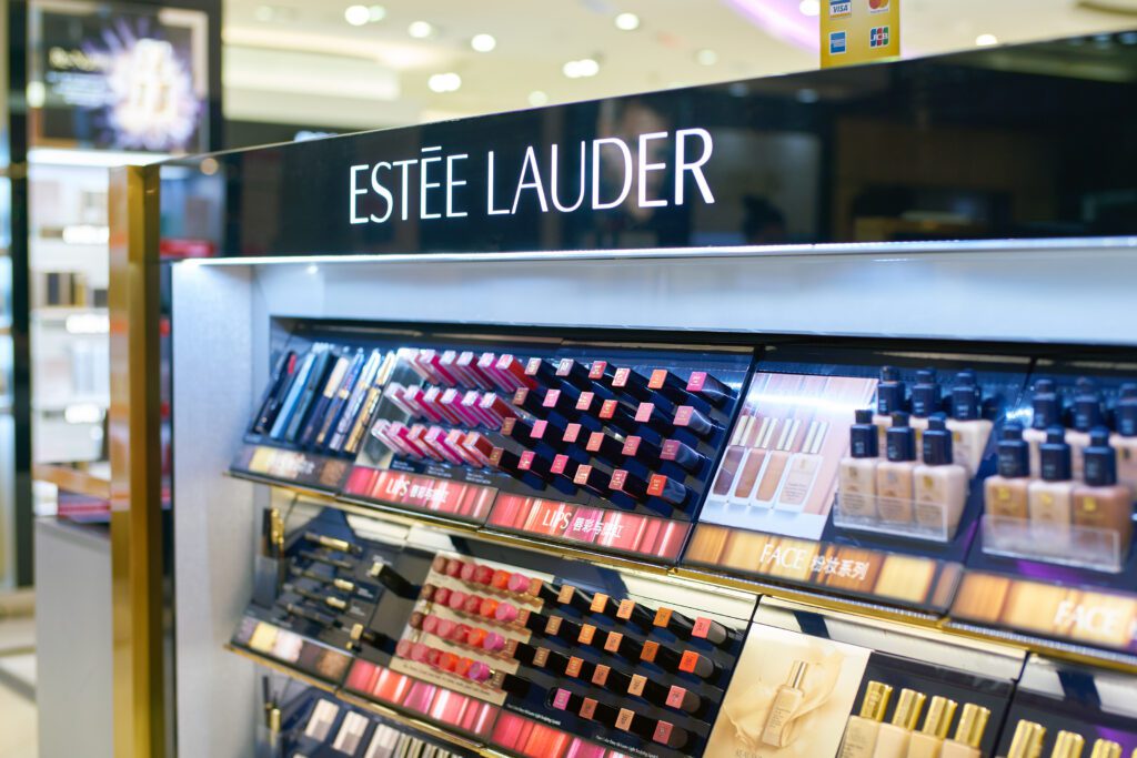 Estée Lauder online sales and earnings results | Image credit: Heorshe - Adobe Stock