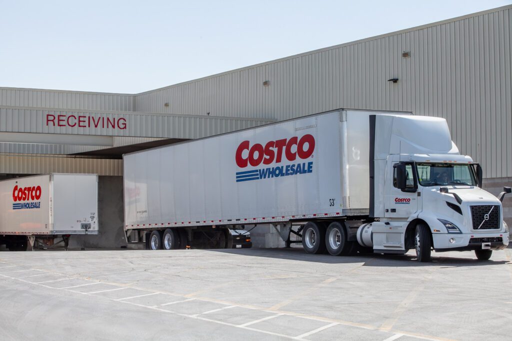 In its fiscal Q2 2026, Costco ecommerce sales increased 22.6% year over year as the retailer grew website and app traffic. | Image credit: Tom Nast - Adobe Stock