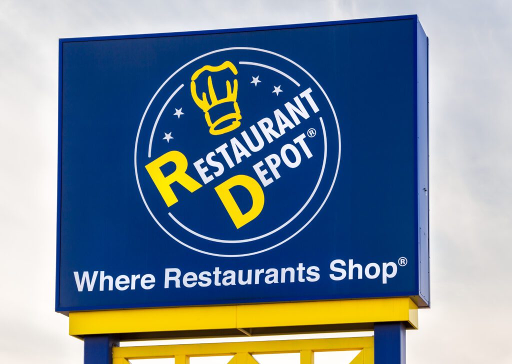 Executives said the Sysco-Restaurant Depot acquisition deal will create “a nationwide omnichannel food service provider.” | Image credit: wolterke - Adobe Stock