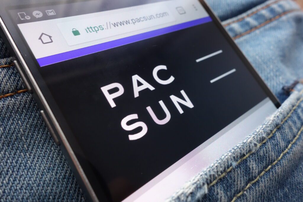 Cart.com said the $180 million in funding will help develop its commerce operating system and expand its U.S. fulfillment infrastructure. | Image credit: piter2121 - Adobe Stock