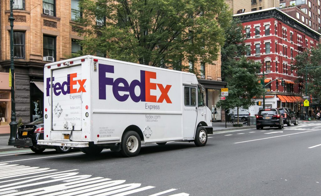 FedEx and last-mile delivery company OneRail will let shoppers choose two-hour or end-of-day delivery at checkout through SameDay Local. | Image credit: Roman Tiraspolsky - Adobe Stock