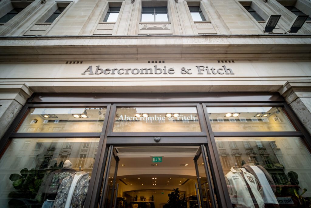 Abercrombie & Fitch net sales and online sales results in Q4 | Image credit: William - Adobe Stock