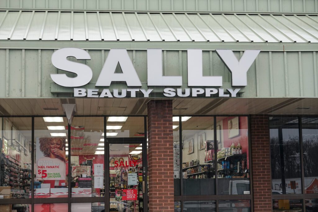 Ecommerce earnings, Sally Beauty | Image credit: ALAN - Adobe Stock