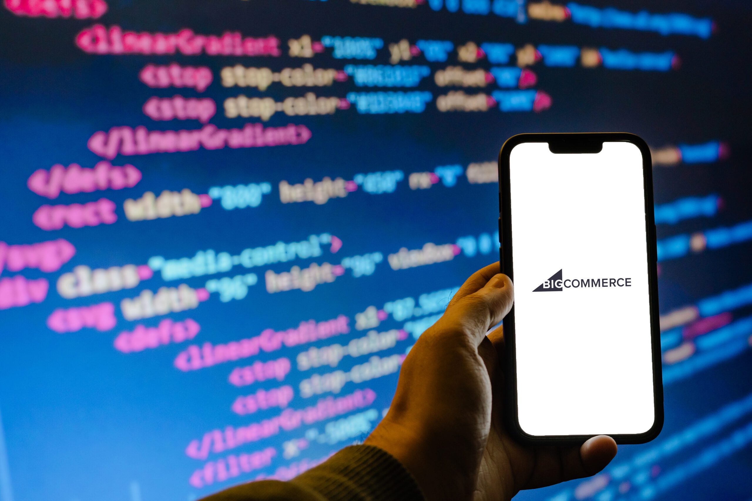Commerce.com revenue climbs 5.4% in Q1 as it rolls out new PayPal, AI options