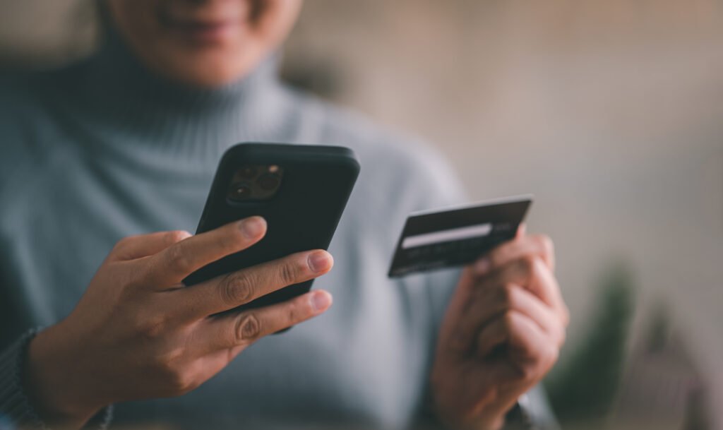 Online retail strategy for data and AI use | Image credit: Looker_Studio - Adobe Stock