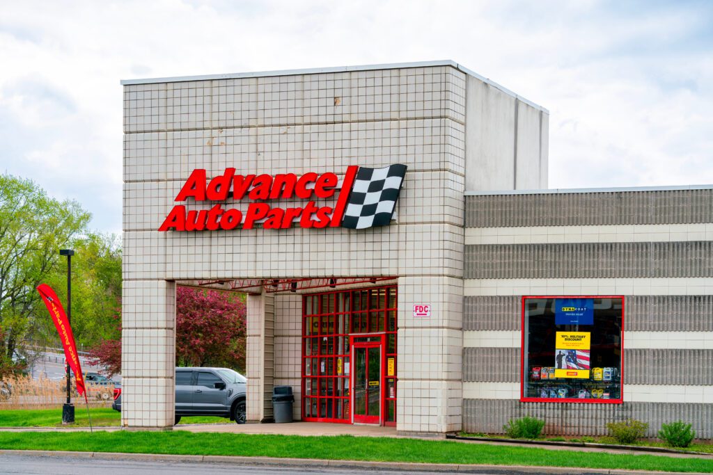 Advance Auto Parts location | Image credit: Mahmoud Suhail - Adobe Stock